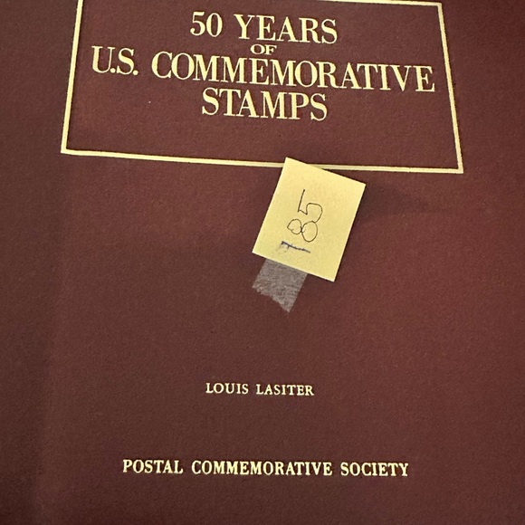 Extensive Stamp Collection includes binders - Picture 14 of 15